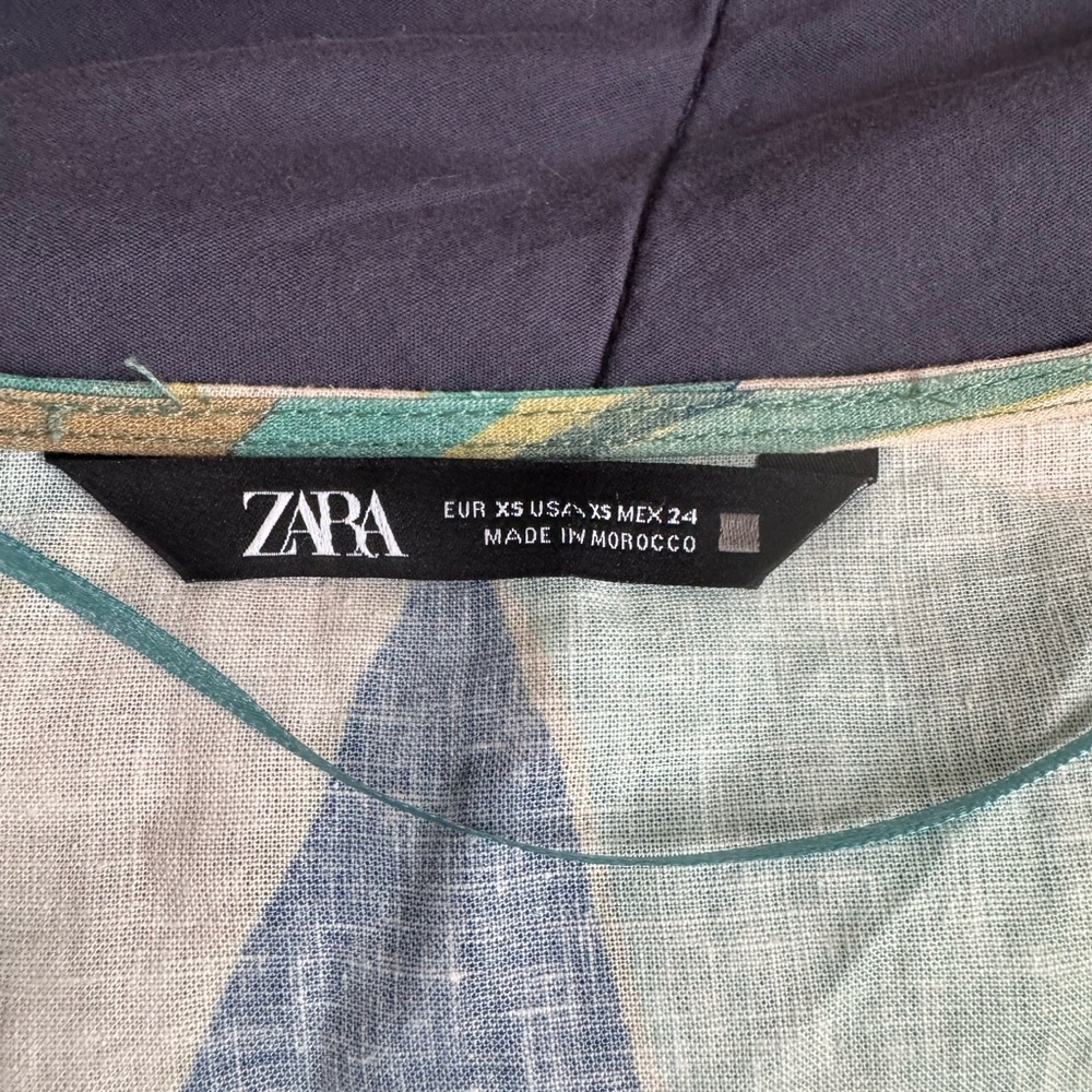 Zara Blue Multi Tropical Knot-Front V-Neck Top - Picture 6 of 11